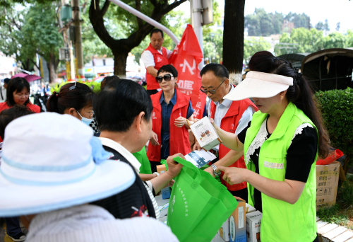 临沧昆明市司法局开展禁毒宣传进社区活动提升居民防毒拒毒“免疫力”